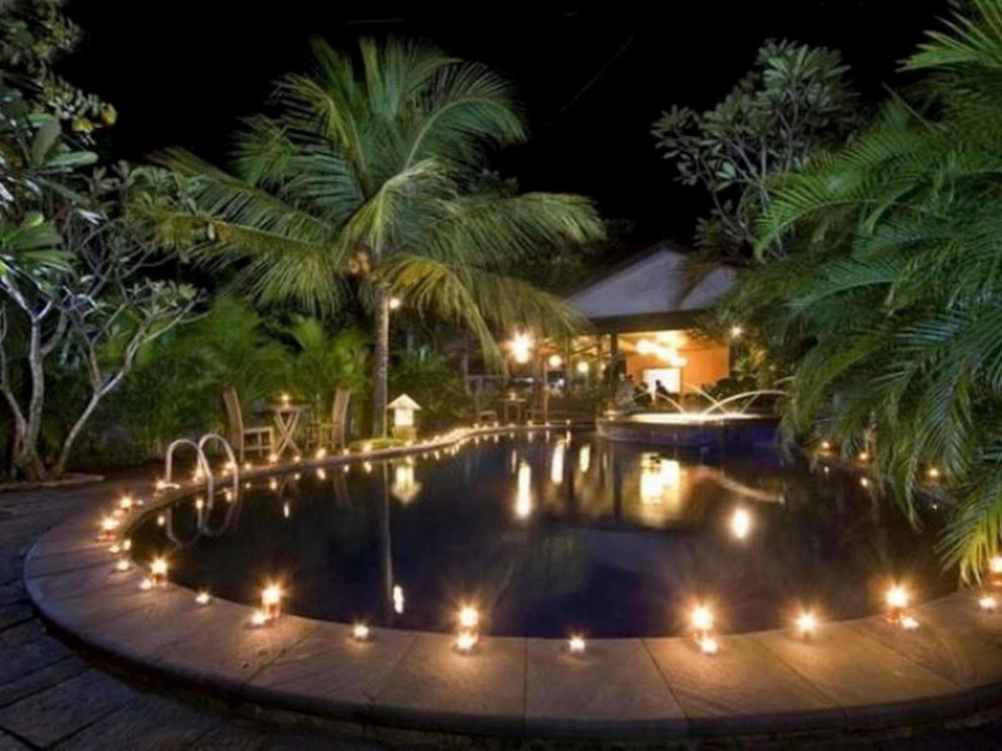 Nyiur Indah Beach Hotel Pangandaran Bagian luar foto
